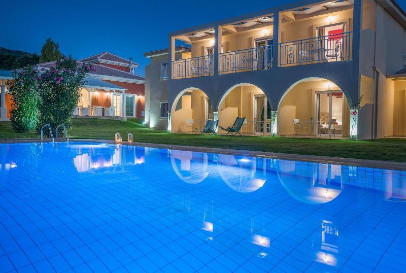 Aeolos Boutique Hotel & Suites Kalamákion Dış mekan fotoğraf