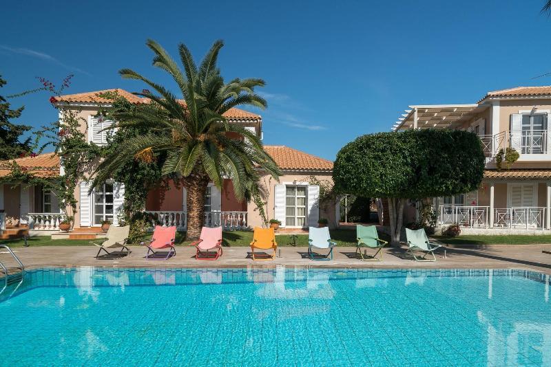Aeolos Boutique Hotel & Suites Kalamákion Dış mekan fotoğraf