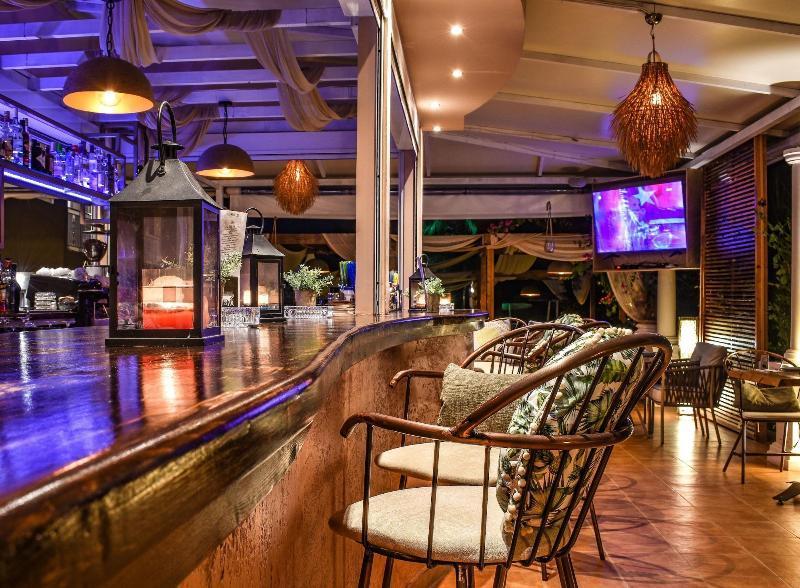 Aeolos Boutique Hotel & Suites Kalamákion Dış mekan fotoğraf